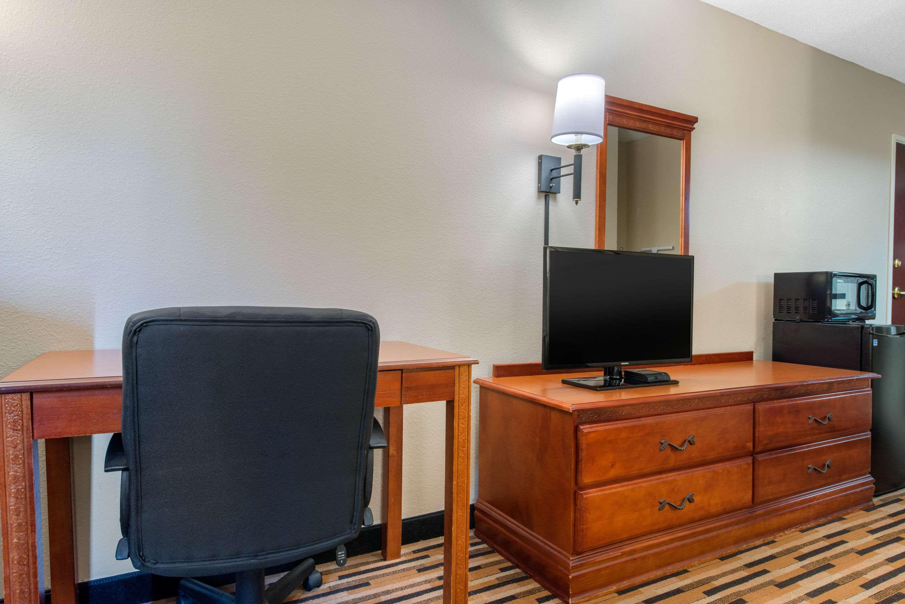 Baymont By Wyndham Port Wentworth Hotel Ngoại thất bức ảnh