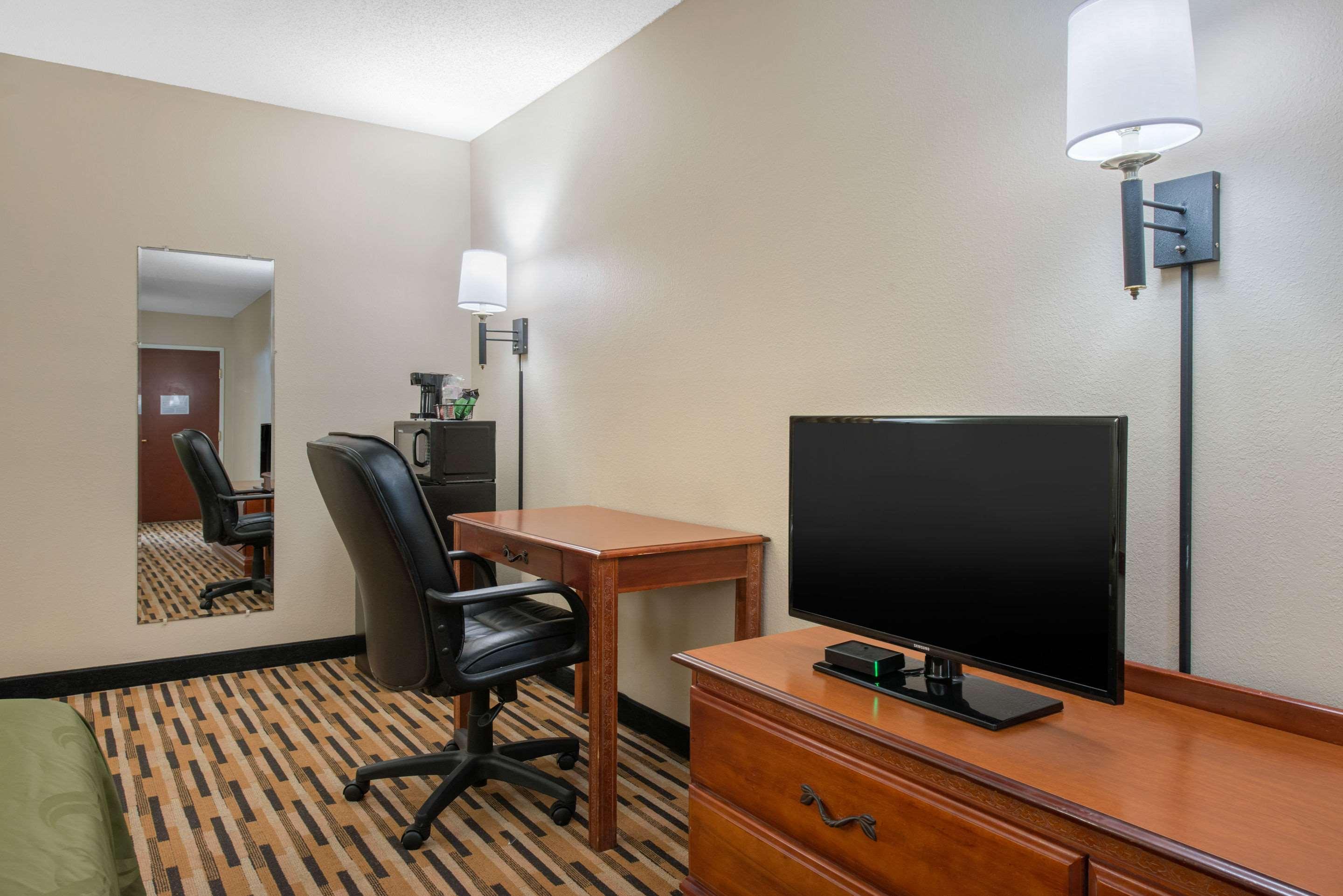 Baymont By Wyndham Port Wentworth Hotel Ngoại thất bức ảnh