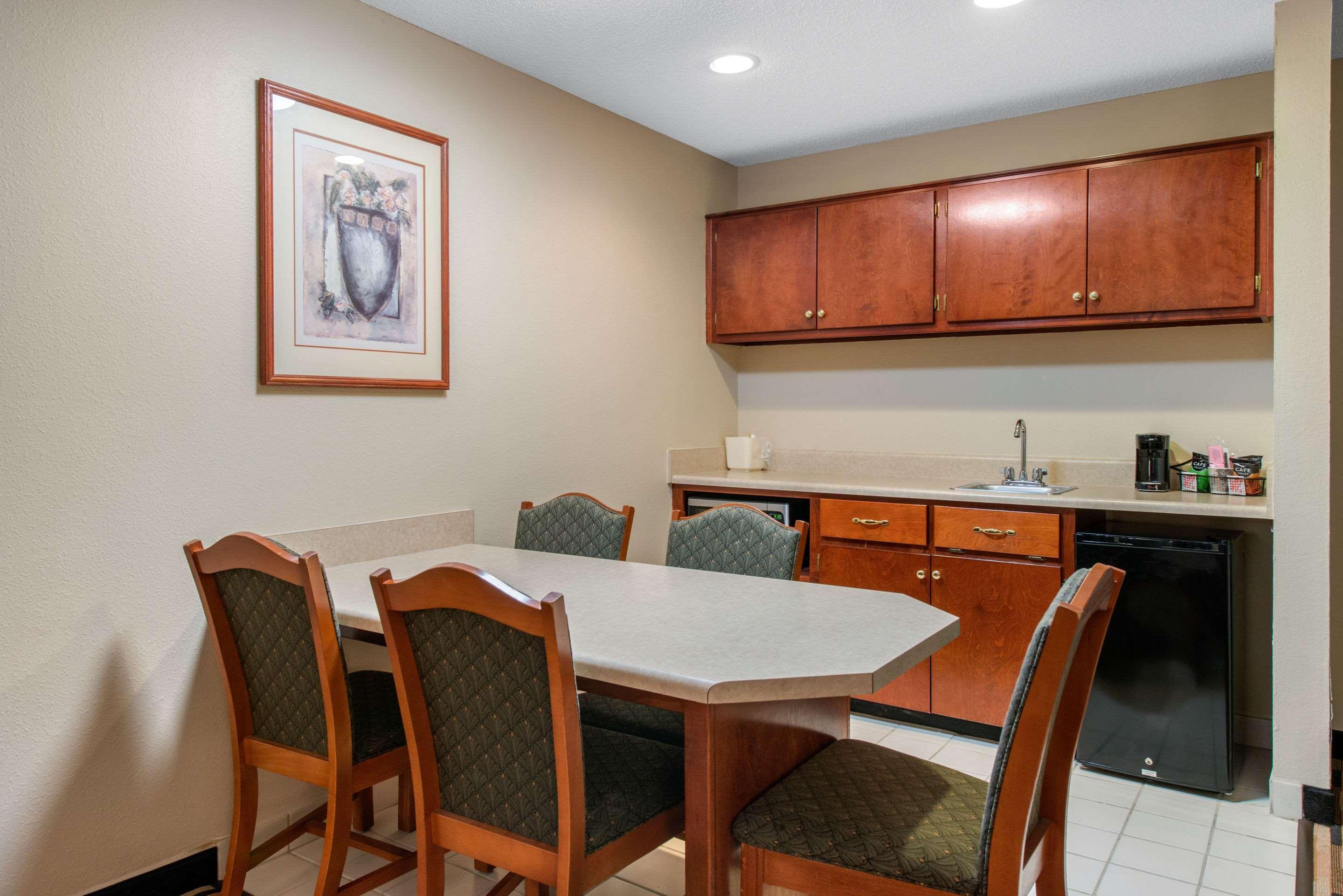 Baymont By Wyndham Port Wentworth Hotel Ngoại thất bức ảnh